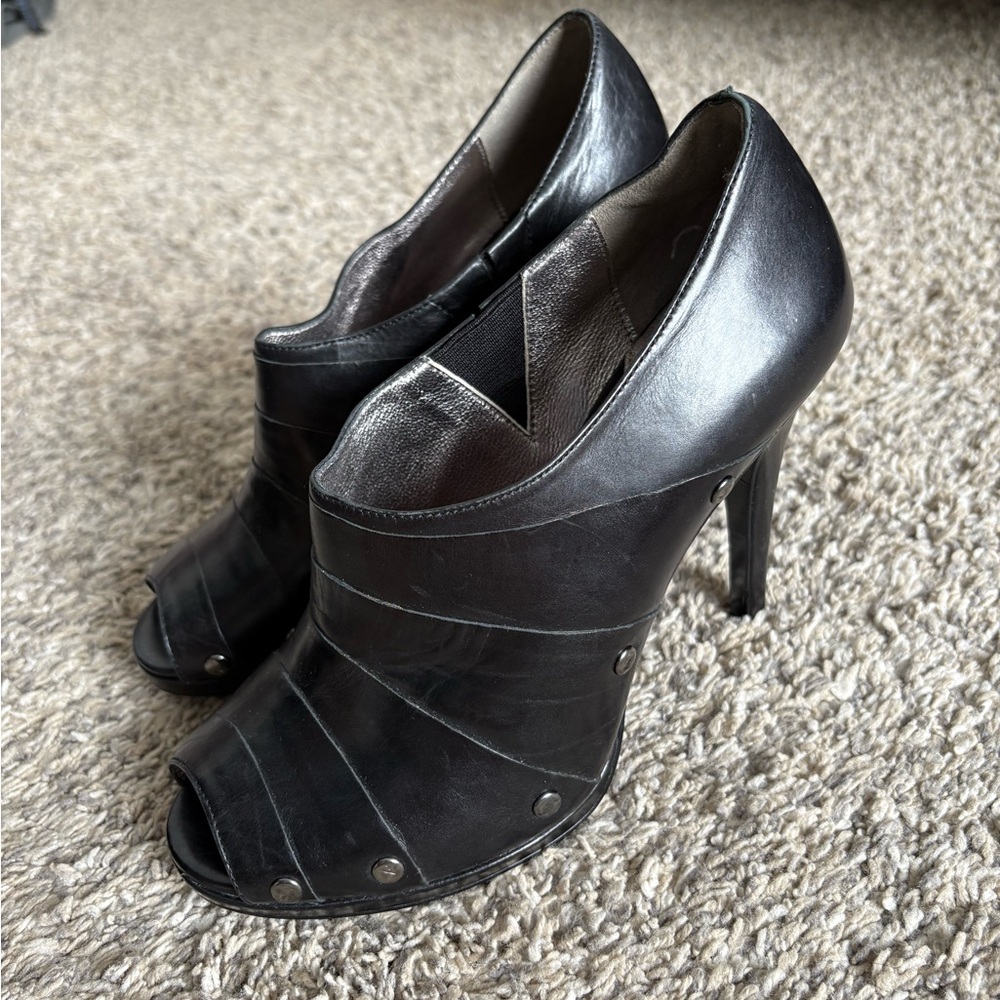 Elegant Women’s Designer Heels